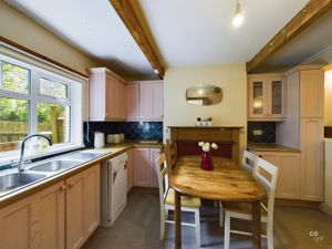 kitchen- click for photo gallery